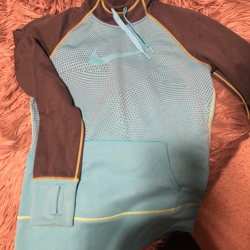 Nike thermafit hooded sweatshirt